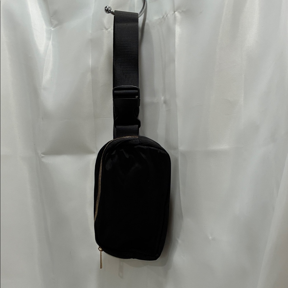 Black Women's Crossbody Sling Bag - Minimal Everyday Carry NWOT